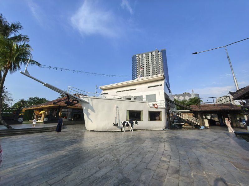 Istana Nelayan Resto & Cafe